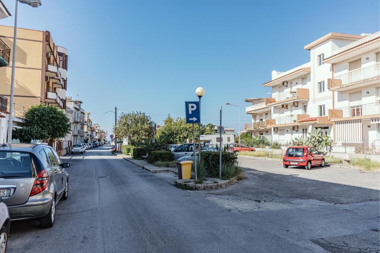 Seashore House - Appartamento A 100 Mt Dal Mare Villafranca Tirrena Exterior foto